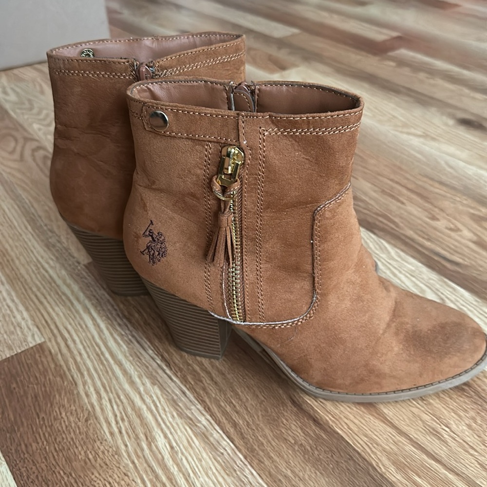 U.S. Polo ASSN brown heeled ankle boots size 11 - Picture 4 of 10